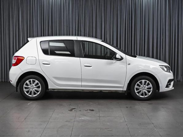 Renault Sandero II Рестайлинг с пробегом 2018 года, цена 854 000 рублей, 169648 км, хэтчбек, Автокод Объявления