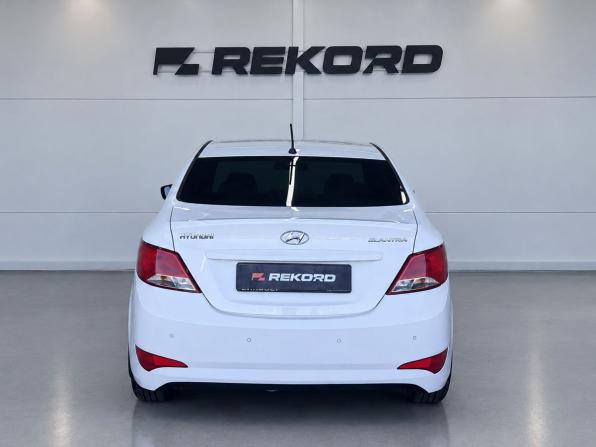 Hyundai Solaris I Рестайлинг с пробегом 2015 года, цена 1 079 000 рублей, 88907 км, седан, Автокод Объявления