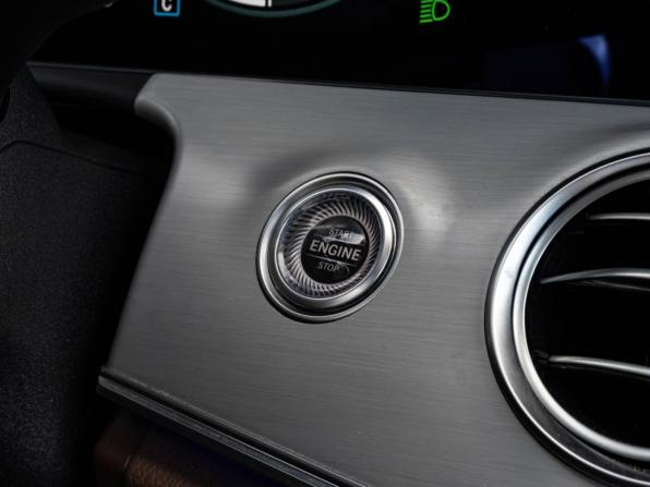 Mercedes-Benz E-Класс V (W213 S213 C238) Рестайлинг с пробегом 2020 года, цена 4 400 000 рублей, 81605 км, седан, Автокод Объявления