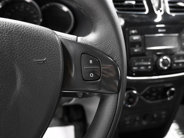 Renault Sandero II с пробегом 2017 года, цена 1 125 000 рублей, 95224 км, хэтчбек, Автокод Объявления