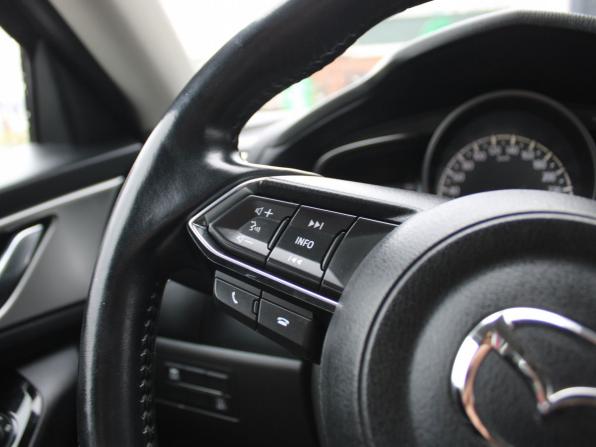Mazda 3 III (BM) Рестайлинг с пробегом 2018 года, цена 1 579 000 рублей, 92738 км, седан, Автокод Объявления