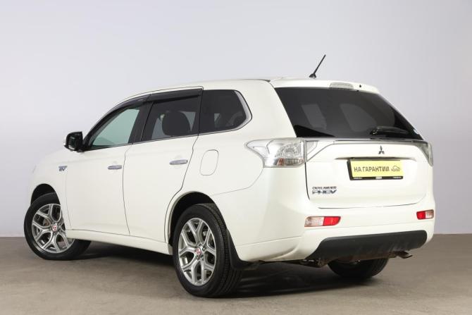 Mitsubishi Outlander III с пробегом 2014 года, цена 1 789 000 рублей, 200000 км, внедорожник, Автокод Объявления