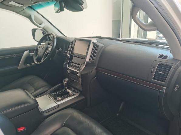 Toyota Land Cruiser 200 Series Рестайлинг 2 с пробегом 2017 года, цена 6 790 000 рублей, 221575 км, внедорожник, Автокод Объявления