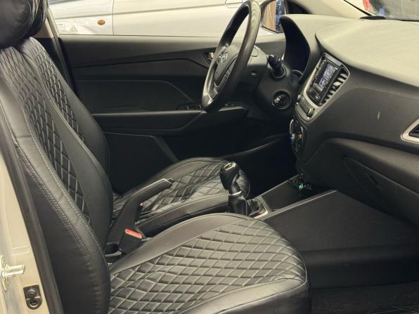 Hyundai Solaris II с пробегом 2019 года, цена 714 999 рублей, 305000 км, седан, Автокод Объявления