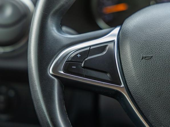 Renault Sandero II Рестайлинг с пробегом 2020 года, цена 1 428 000 рублей, 37106 км, хэтчбек, Автокод Объявления