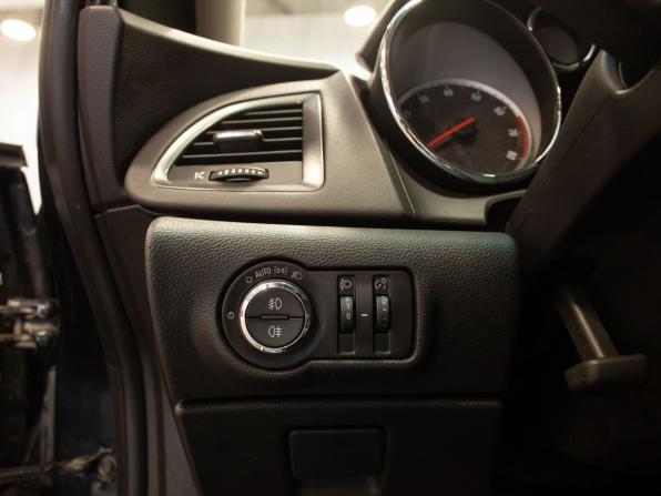 Opel Astra J с пробегом 2011 года, цена 650 000 рублей, 235807 км, хэтчбек, Автокод Объявления