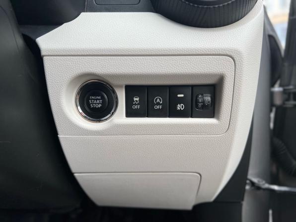 Suzuki Ignis III с пробегом 2016 года, цена 1 088 000 рублей, 132775 км, хэтчбек, Автокод Объявления