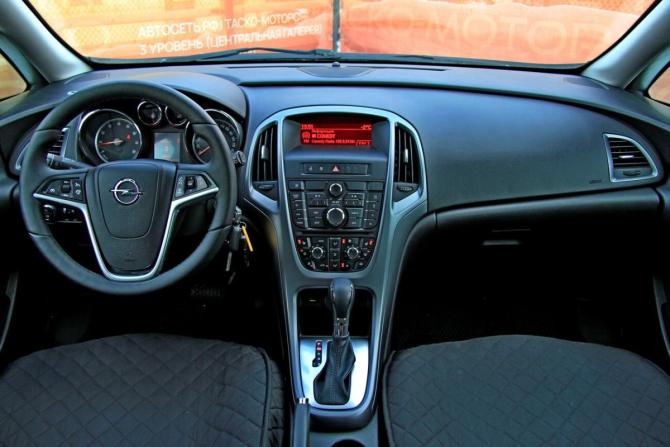 Opel Astra J Рестайлинг с пробегом 2013 года, цена 664 000 рублей, 215168 км, хэтчбек, Автокод Объявления