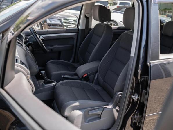 Volkswagen Touran I Рестайлинг 2 с пробегом 2013 года, цена 1 249 000 рублей, 67243 км, компактвэн, Автокод Объявления