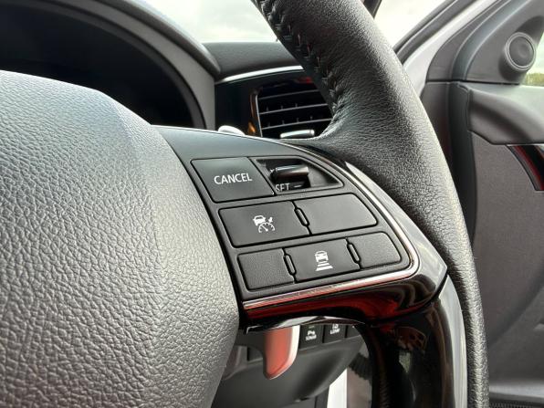 Mitsubishi Outlander III Рестайлинг 3 с пробегом 2019 года, цена 1 985 000 рублей, 180000 км, внедорожник, Автокод Объявления
