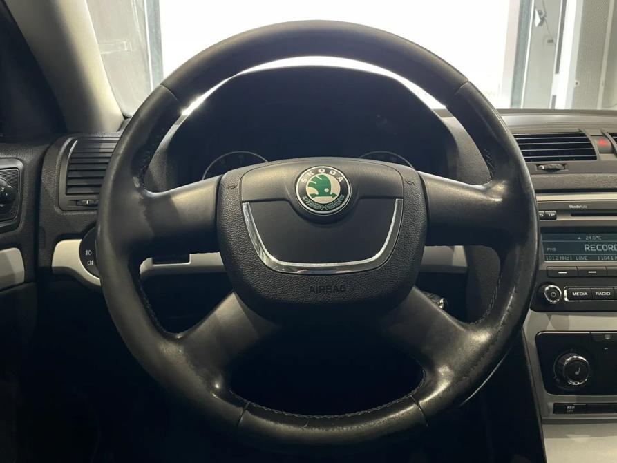 Skoda Octavia II (A5) Рестайлинг Москва  - изображение 14