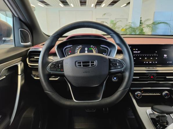 Geely Coolray I с пробегом 2023 года, цена 1 799 000 рублей, 68687 км, внедорожник, Автокод Объявления