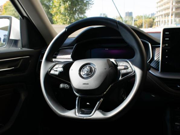 Skoda Kodiaq I Рестайлинг с пробегом 2024 года, цена 4 690 000 рублей, 15000 км, внедорожник, Автокод Объявления