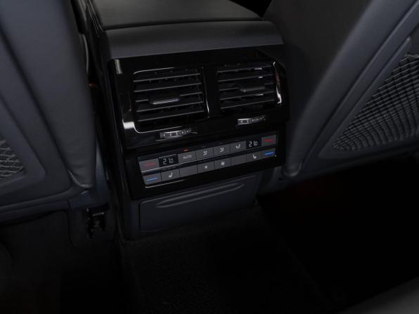 Volkswagen Touareg III Рестайлинг с пробегом 2024 года, цена 10 100 000 рублей, 2090 км, внедорожник, Автокод Объявления