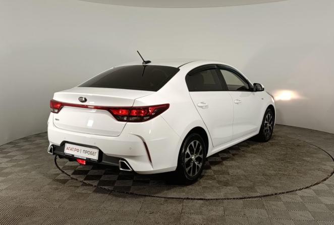 Kia Rio IV Рестайлинг с пробегом 2021 года, цена 1 715 000 рублей, 49687 км, седан, Автокод Объявления