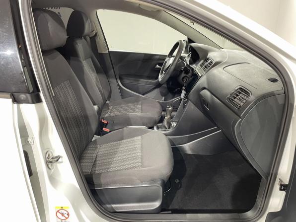 Volkswagen Polo V Рестайлинг с пробегом 2018 года, цена 949 000 рублей, 123705 км, седан, Автокод Объявления