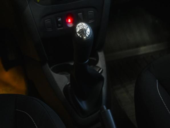 Renault Sandero II с пробегом 2018 года, цена 899 000 рублей, 130518 км, хэтчбек, Автокод Объявления
