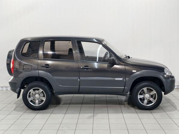 Chevrolet Niva I Рестайлинг с пробегом 2011 года, цена 540 100 рублей, 96301 км, внедорожник, Автокод Объявления