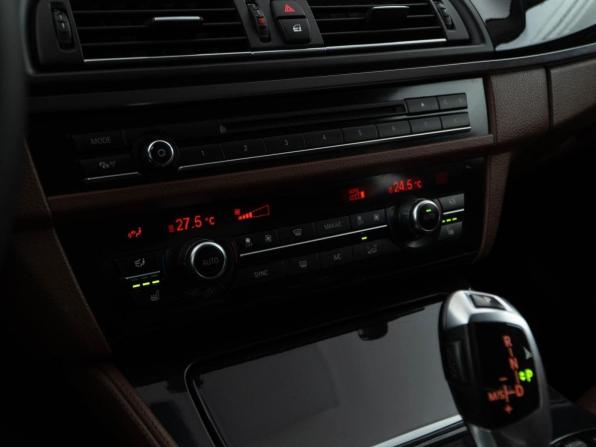 BMW 5 серии VI (F10/F11/F07) Рестайлинг с пробегом 2015 года, цена 2 263 444 рубля, 204812 км, седан, Автокод Объявления
