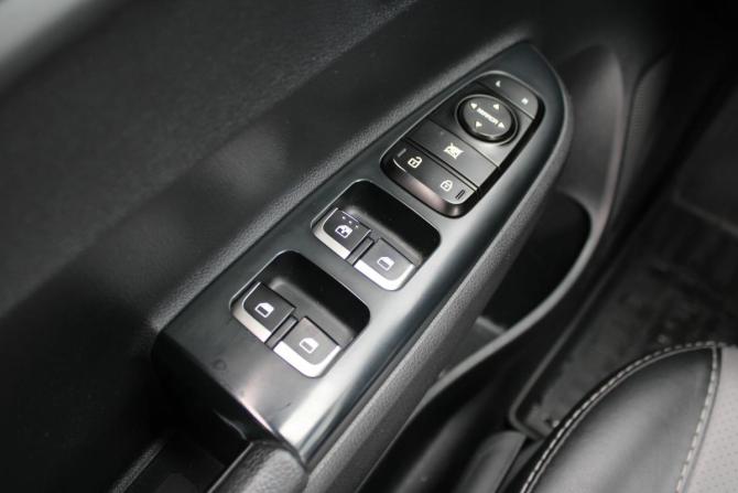 Kia Rio IV с пробегом 2018 года, цена 1 250 000 рублей, 142000 км, хэтчбек, Автокод Объявления