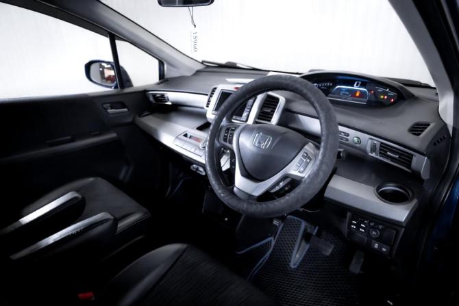 Honda Freed I Рестайлинг с пробегом 2013 года, цена 1 099 000 рублей, 202831 км, компактвэн, Автокод Объявления
