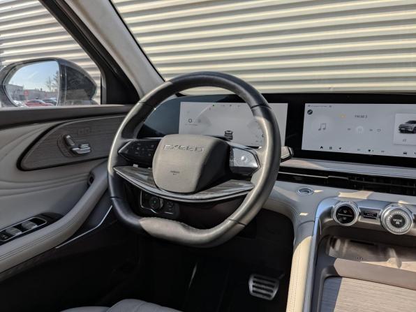 Exeed RX с пробегом 2024 года, цена 3 270 000 рублей, 35188 км, внедорожник, Автокод Объявления