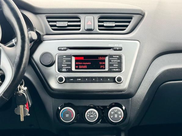 Kia Rio III Рестайлинг с пробегом 2017 года, цена 1 159 000 рублей, 142880 км, седан, Автокод Объявления