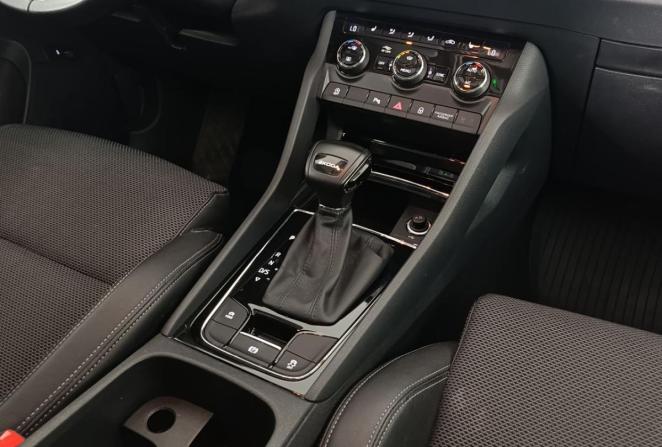 Skoda Karoq I с пробегом 2021 года, цена 2 380 000 рублей, 134022 км, внедорожник, Автокод Объявления