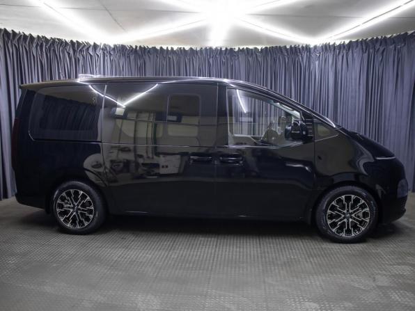 Hyundai Staria I с пробегом 2022 года, цена 5 299 999 рублей, 24100 км, минивэн, Автокод Объявления