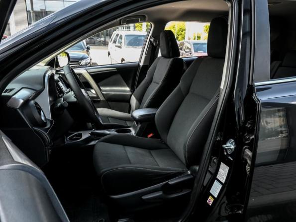 Toyota RAV4 IV (XA40) Рестайлинг с пробегом 2017 года, цена 2 099 000 рублей, 187439 км, внедорожник, Автокод Объявления