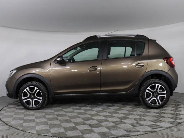 Renault Sandero II Рестайлинг с пробегом 2022 года, цена 1 220 000 рублей, 65947 км, хэтчбек, Автокод Объявления