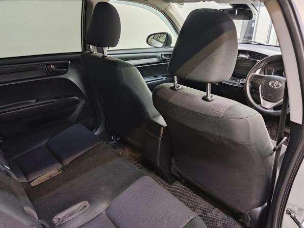 Toyota Corolla XI (E160 E170) Рестайлинг 2 с пробегом 2018 года, цена 1 390 000 рублей, 85579 км, универсал, Автокод Объявления