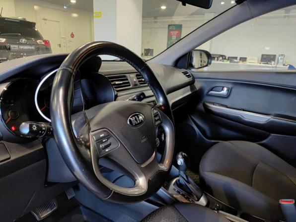 Kia Rio III Рестайлинг с пробегом 2017 года, цена 1 289 000 рублей, 62048 км, хэтчбек, Автокод Объявления