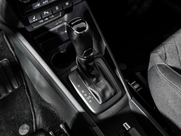 Skoda Rapid II с пробегом 2021 года, цена 1 590 000 рублей, 128000 км, лифтбек, Автокод Объявления