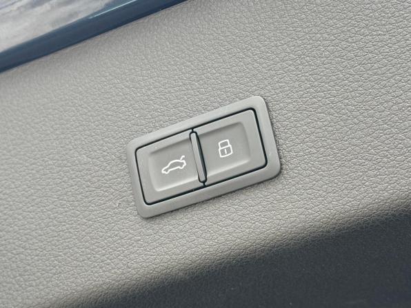 Audi e-tron Sportback I с пробегом 2022 года, цена 4 890 000 рублей, 15927 км, внедорожник, Автокод Объявления