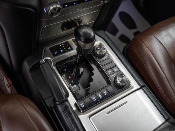 Toyota Land Cruiser 200 Series Рестайлинг 2 с пробегом 2015 года, цена 6 425 000 рублей, 120999 км, внедорожник, Автокод Объявления