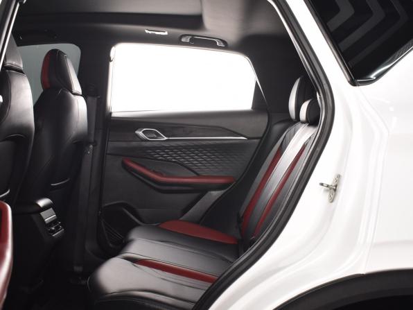 Geely Coolray I Рестайлинг с пробегом 2023 года, цена 2 129 995 рублей, 51284 км, внедорожник, Автокод Объявления