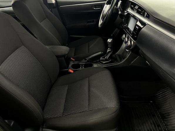 Toyota Corolla XI (E160 E170 E180) с пробегом 2014 года, цена 1 375 000 рублей, 155000 км, седан, Автокод Объявления