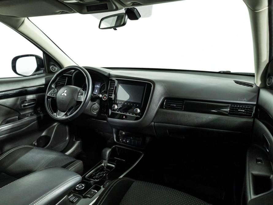 Mitsubishi Outlander III Рестайлинг 3 Санкт-Петербург  - изображение 9