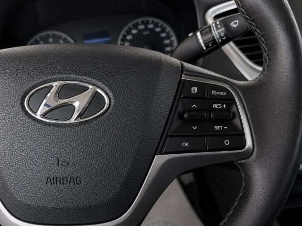 Hyundai Solaris II с пробегом 2019 года, цена 1 329 000 рублей, 50000 км, седан, Автокод Объявления