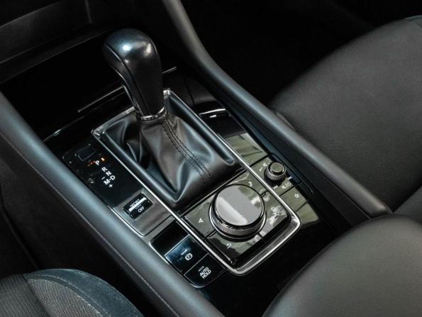 Mazda 3 IV (BP) с пробегом 2019 года, цена 2 535 000 рублей, 92132 км, хэтчбек, Автокод Объявления