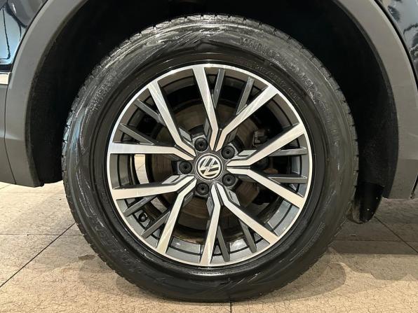 Volkswagen Tiguan II Рестайлинг с пробегом 2021 года, цена 2 499 000 рублей, 124389 км, внедорожник, Автокод Объявления