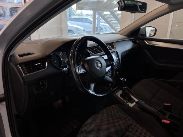 Skoda Octavia III (A7) с пробегом 2013 года, цена 992 000 рублей, 336448 км, универсал, Автокод Объявления