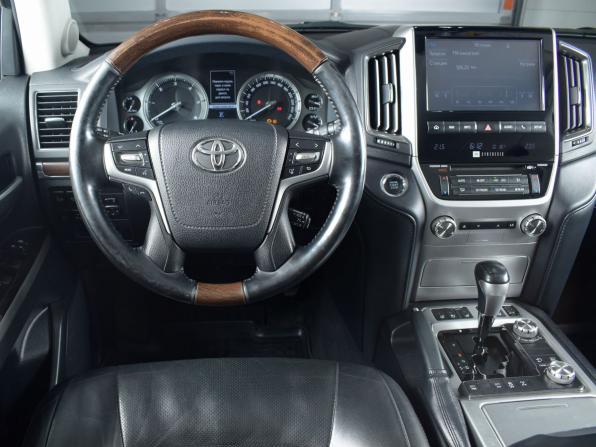 Toyota Land Cruiser 200 Series Рестайлинг 2 с пробегом 2018 года, цена 5 879 995 рублей, 248018 км, внедорожник, Автокод Объявления