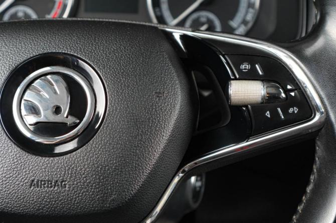 Skoda Karoq I Рестайлинг с пробегом 2021 года, цена 2 159 000 рублей, 147174 км, внедорожник, Автокод Объявления