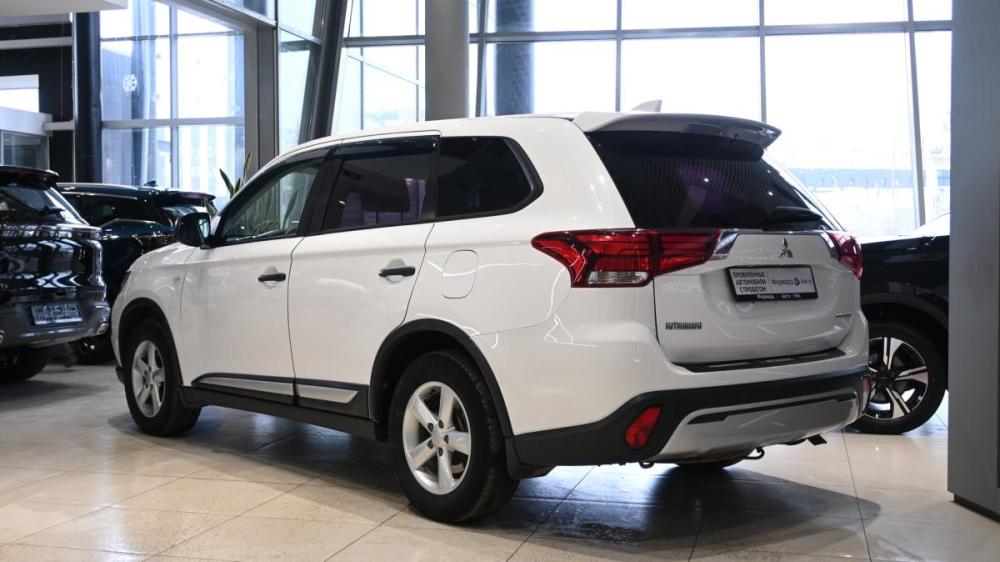 Mitsubishi Outlander III Рестайлинг 3 Уфа  - изображение 4