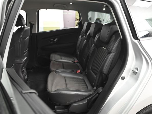 Renault Scenic IV с пробегом 2019 года, цена 1 668 000 рублей, 105912 км, компактвэн, Автокод Объявления