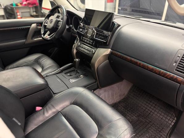 Toyota Land Cruiser 200 Series с пробегом 2011 года, цена 3 199 900 рублей, 329813 км, внедорожник, Автокод Объявления