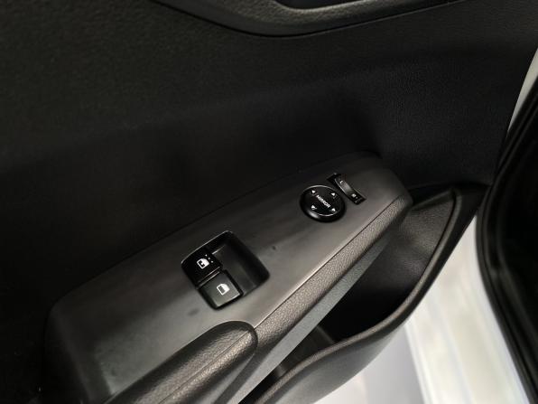 Hyundai Solaris II с пробегом 2017 года, цена 1 349 900 рублей, 120000 км, седан, Автокод Объявления