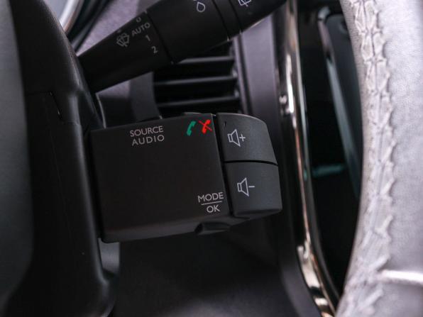 Renault Kaptur I с пробегом 2018 года, цена 1 350 000 рублей, 143620 км, внедорожник, Автокод Объявления